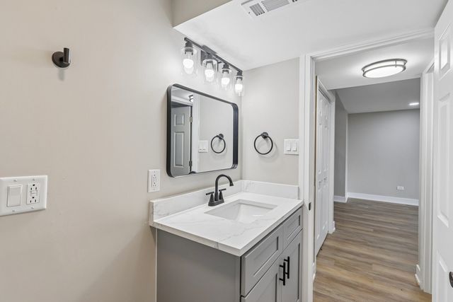 15631 E END Avenue, Dolton, IL 60419