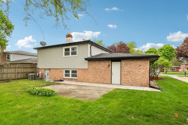 15631 E END Avenue, Dolton, IL 60419