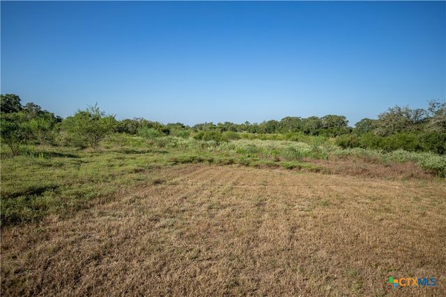 000 Stratton Road, Yoakum, TX 77995