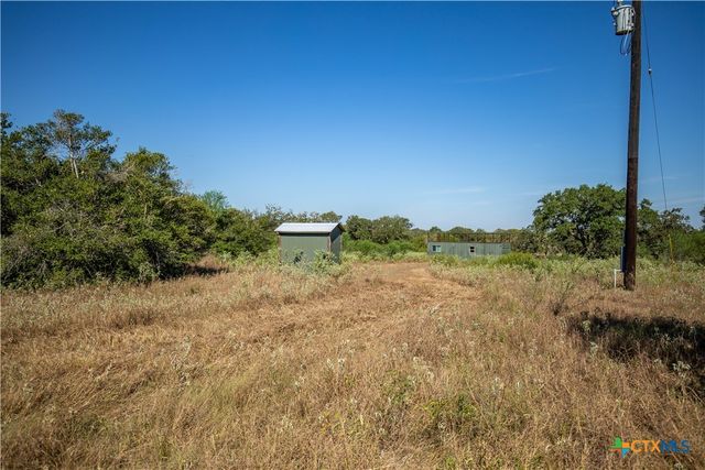 000 Stratton Road, Yoakum, TX 77995