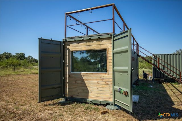 000 Stratton Road, Yoakum, TX 77995