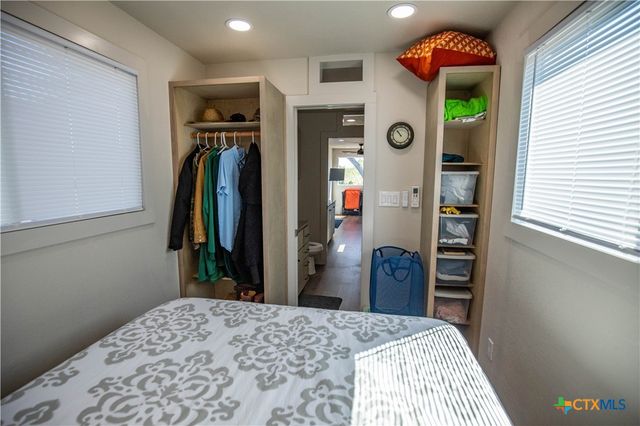 000 Stratton Road, Yoakum, TX 77995