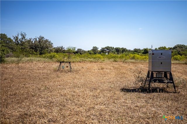 000 Stratton Road, Yoakum, TX 77995