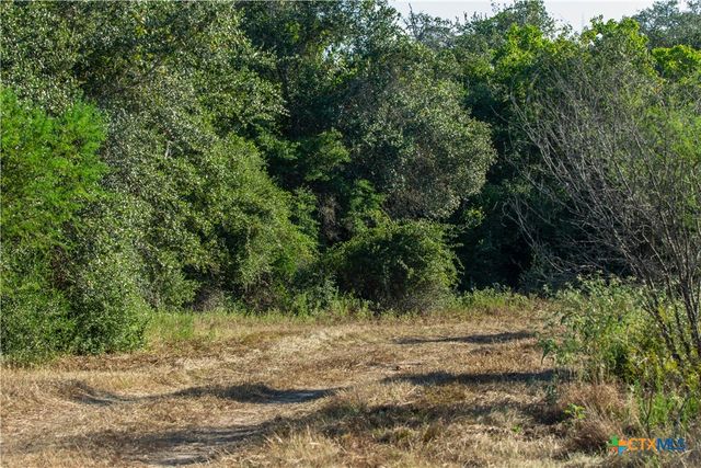 000 Stratton Road, Yoakum, TX 77995