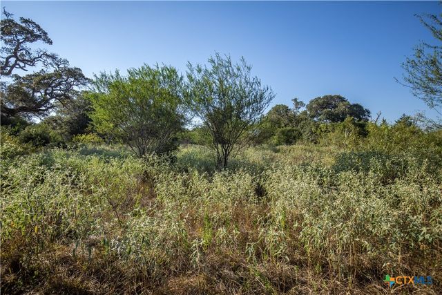 000 Stratton Road, Yoakum, TX 77995