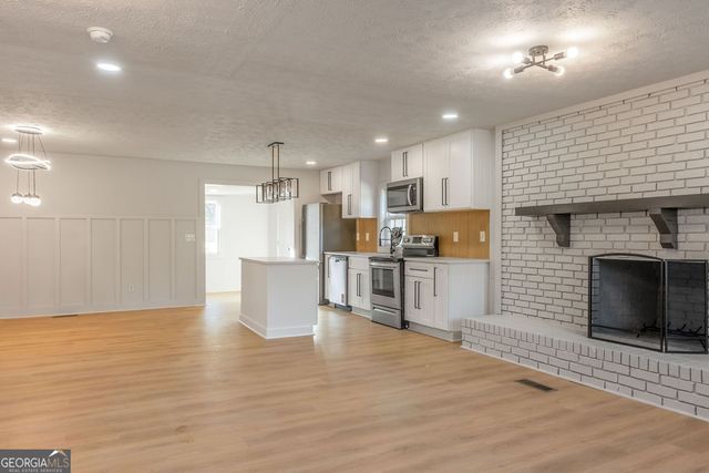 855 E Lanier Avenue, Fayetteville, GA 30215