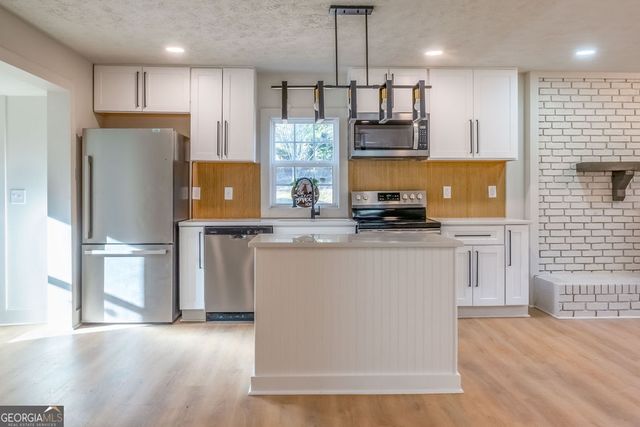 855 E Lanier Avenue, Fayetteville, GA 30215