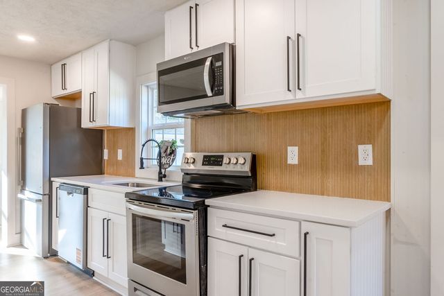 855 E Lanier Avenue, Fayetteville, GA 30215