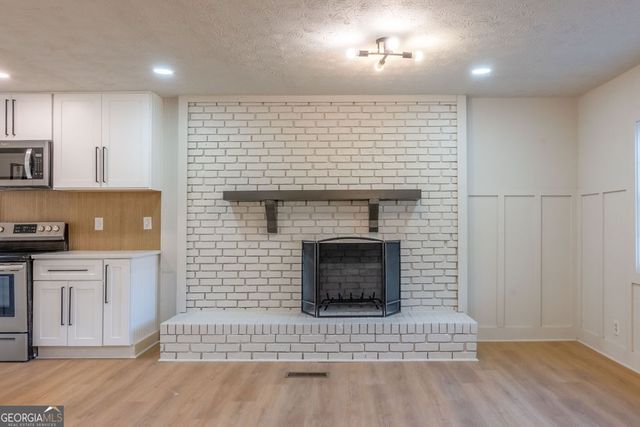 855 E Lanier Avenue, Fayetteville, GA 30215