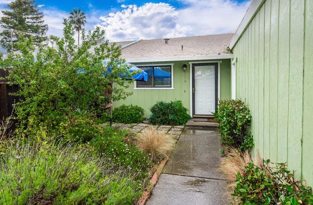 116 Huerta Pl, Davis, CA 95616