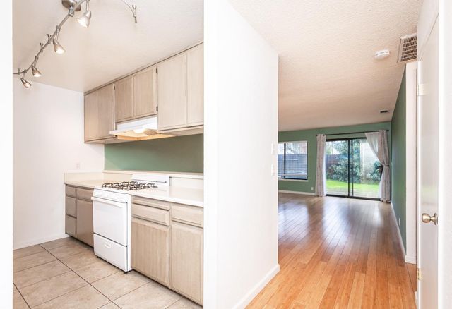 116 Huerta Pl, Davis, CA 95616