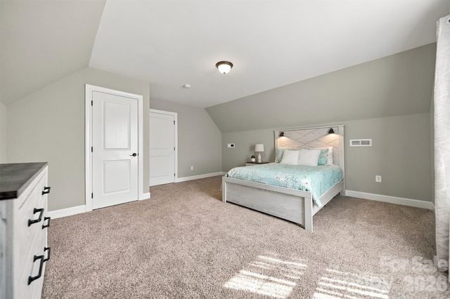 1258 10th Street Place NW, Hickory, NC 28601