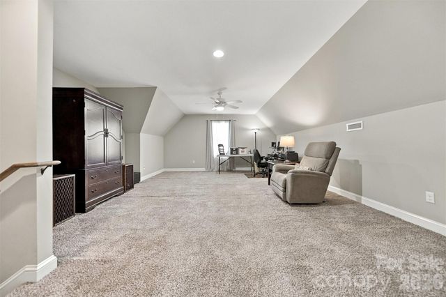 1258 10th Street Place NW, Hickory, NC 28601