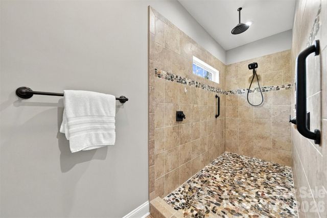 1258 10th Street Place NW, Hickory, NC 28601
