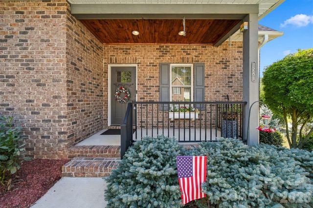 1258 10th Street Place NW, Hickory, NC 28601