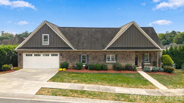 1258 10th Street Place NW, Hickory, NC 28601