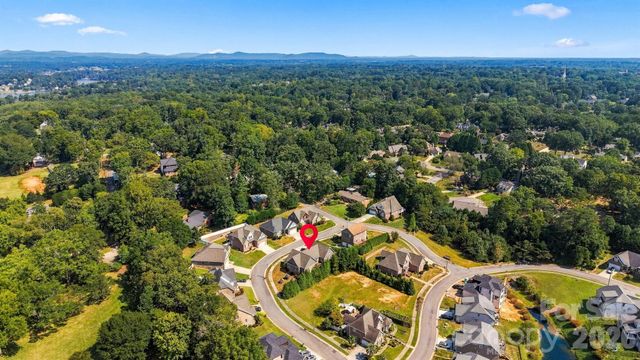 1258 10th Street Place NW, Hickory, NC 28601