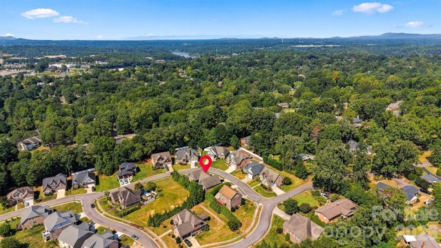 1258 10th Street Place NW, Hickory, NC 28601