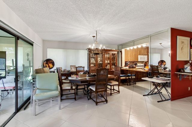 5561 Fairway Park Drive 104, Boynton Beach, FL 33437