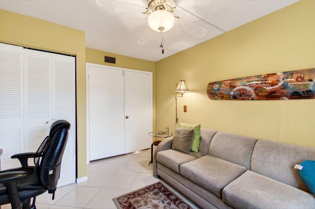 5561 Fairway Park Drive 104, Boynton Beach, FL 33437