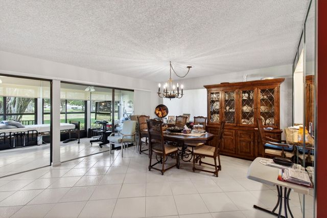 5561 Fairway Park Drive 104, Boynton Beach, FL 33437