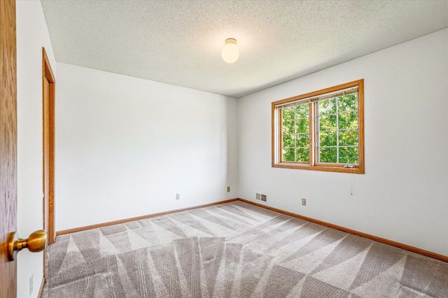 7629 74th Street S, Cottage Grove, MN 55016