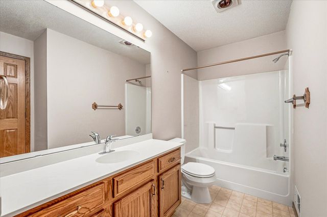 7629 74th Street S, Cottage Grove, MN 55016