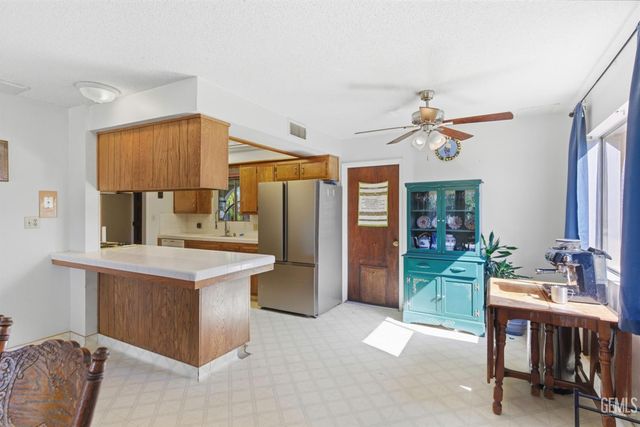 5505 Brookdale Avenue, Bakersfield, CA 93308