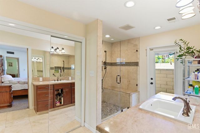 5505 Brookdale Avenue, Bakersfield, CA 93308