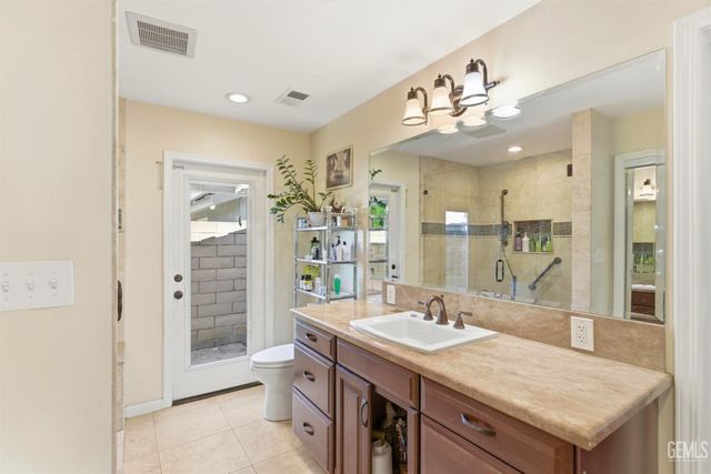 5505 Brookdale Avenue, Bakersfield, CA 93308