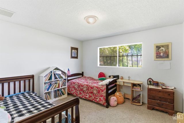 5505 Brookdale Avenue, Bakersfield, CA 93308