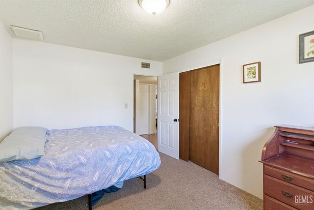 5505 Brookdale Avenue, Bakersfield, CA 93308