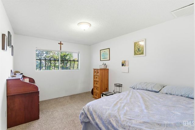 5505 Brookdale Avenue, Bakersfield, CA 93308