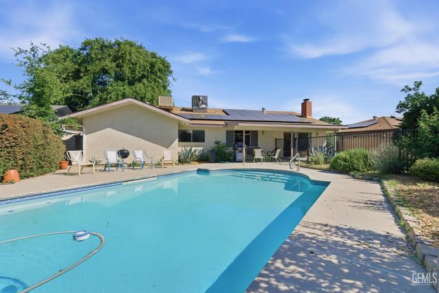 5505 Brookdale Avenue, Bakersfield, CA 93308