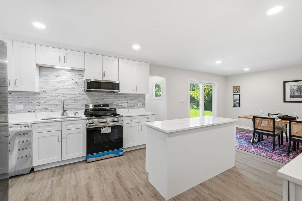 314 Evans Court, Streamwood, IL 60107 — photo 5