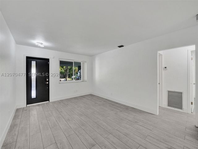 2446 Fillmore St, Hollywood, FL 33020