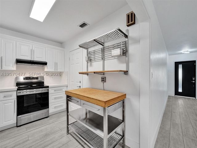 2446 Fillmore St, Hollywood, FL 33020