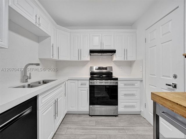 2446 Fillmore St, Hollywood, FL 33020