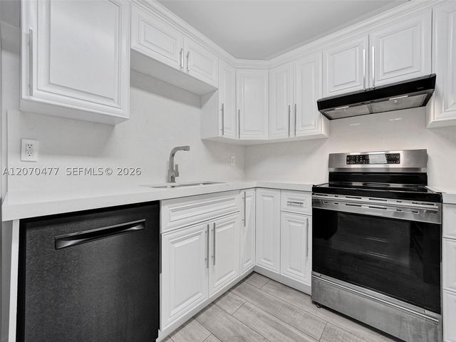 2446 Fillmore St, Hollywood, FL 33020