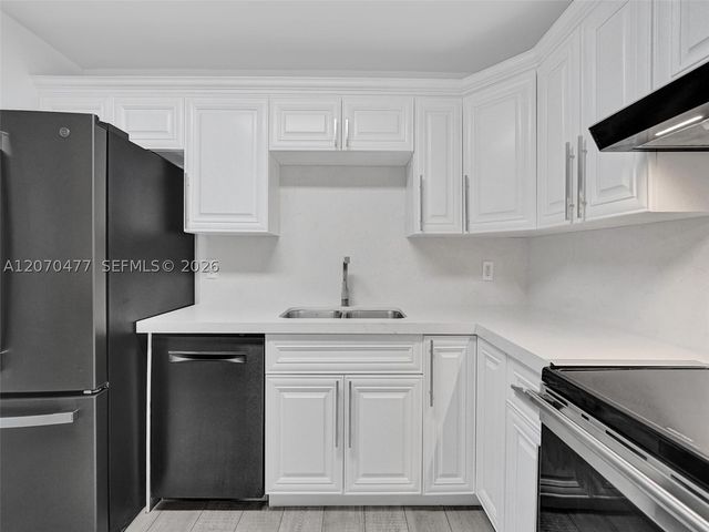 2446 Fillmore St, Hollywood, FL 33020