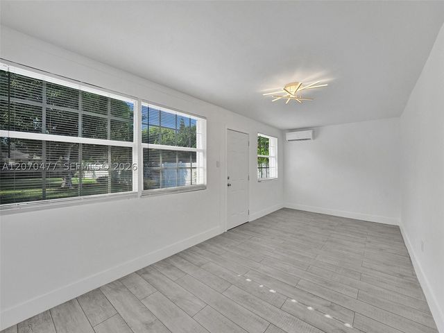 2446 Fillmore St, Hollywood, FL 33020