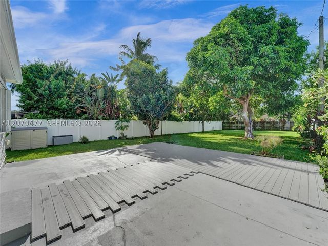 2446 Fillmore St, Hollywood, FL 33020
