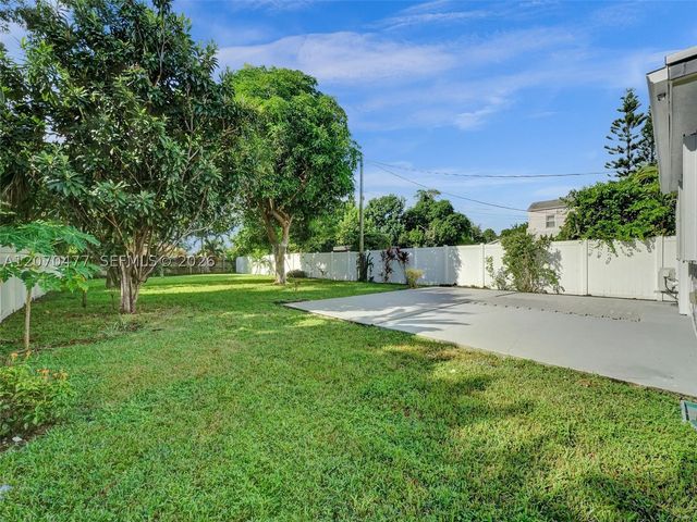 2446 Fillmore St, Hollywood, FL 33020