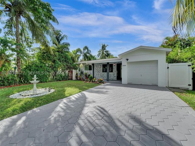 2446 Fillmore St, Hollywood, FL 33020