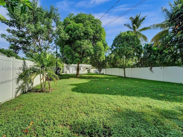 2446 Fillmore St, Hollywood, FL 33020