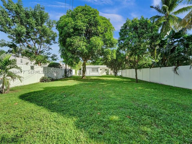2446 Fillmore St, Hollywood, FL 33020