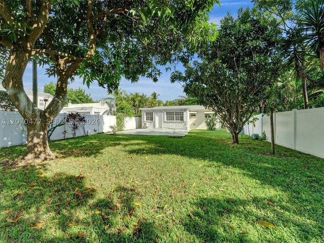 2446 Fillmore St, Hollywood, FL 33020