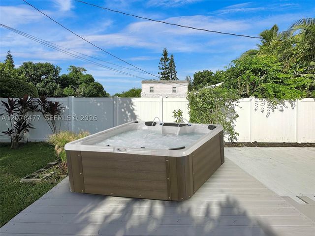 2446 Fillmore St, Hollywood, FL 33020