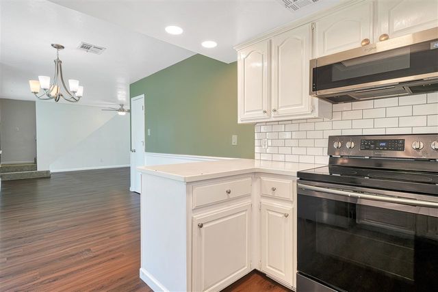 3036 NE Stratford Cir, Lawton, OK 73507