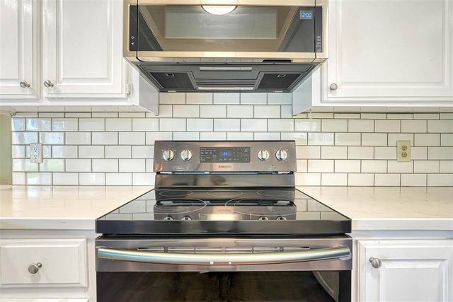 3036 NE Stratford Cir, Lawton, OK 73507